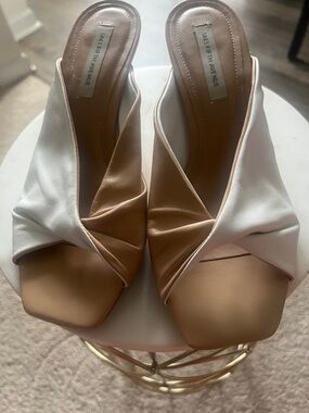 Saks Fifth Avenue White and Tan Twisted Slide Mules